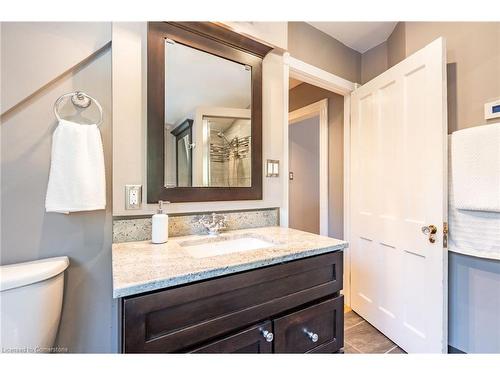 198 Duke Street, Hamilton, ON - Indoor Photo Showing Bathroom