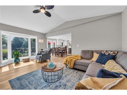 30 Peebles Drive, Freelton, ON - Indoor Photo Showing Living Room