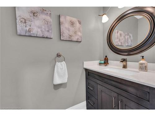 30 Peebles Drive, Freelton, ON - Indoor Photo Showing Bathroom