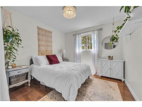 30 Peebles Drive, Freelton, ON - Indoor Photo Showing Bedroom