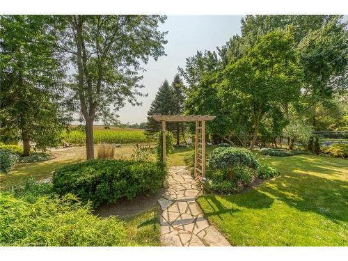 30 Peebles Drive, Freelton, ON - Outdoor