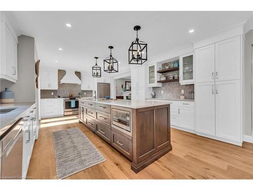 30 Peebles Drive, Freelton, ON - Indoor Photo Showing Kitchen With Upgraded Kitchen