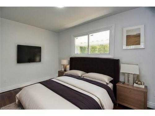 264 St Andrews Drive, Hamilton, ON - Indoor Photo Showing Bedroom