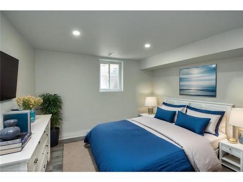 264 St Andrews Drive, Hamilton, ON - Indoor Photo Showing Bedroom