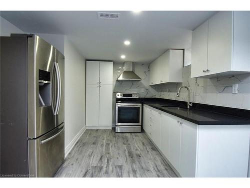 264 St Andrews Drive, Hamilton, ON - Indoor Photo Showing Kitchen