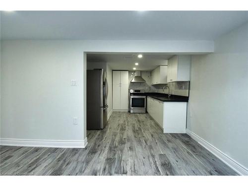 264 St Andrews Drive, Hamilton, ON - Indoor Photo Showing Kitchen