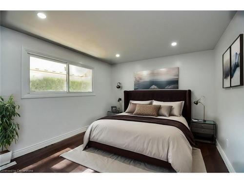 264 St Andrews Drive, Hamilton, ON - Indoor Photo Showing Bedroom