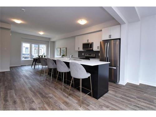 2-187 Wilson Street W, Ancaster, ON - Indoor Photo Showing Kitchen With Upgraded Kitchen