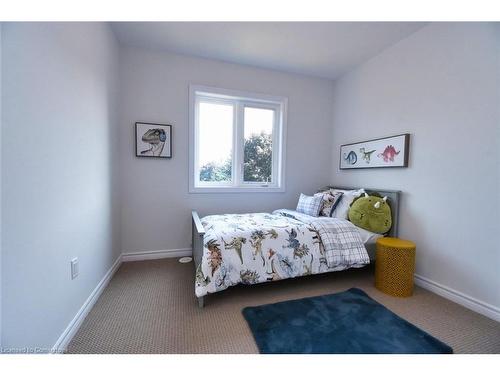 2-187 Wilson Street W, Ancaster, ON - Indoor Photo Showing Bedroom