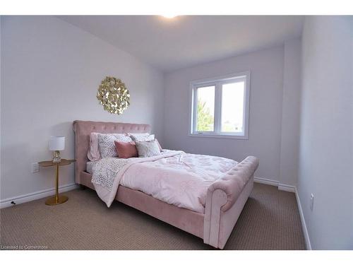 2-187 Wilson Street W, Ancaster, ON - Indoor Photo Showing Bedroom