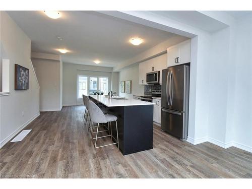 2-187 Wilson Street W, Ancaster, ON - Indoor Photo Showing Kitchen With Upgraded Kitchen