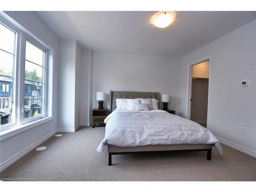 2-187 Wilson Street W, Ancaster, ON - Indoor Photo Showing Bedroom