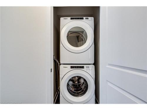 1-261 Skinner Road, Waterdown, ON - Indoor Photo Showing Laundry Room