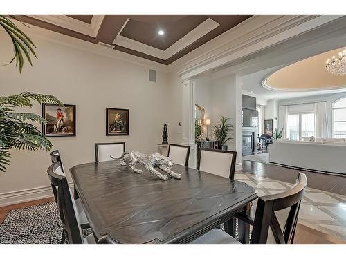 Ph1-445 Elizabeth Street, Burlington, ON - Indoor Photo Showing Dining Room