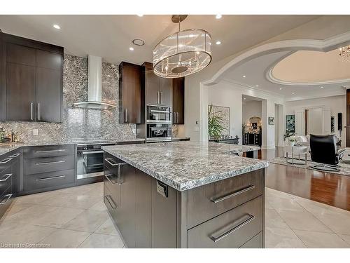 Ph1-445 Elizabeth Street, Burlington, ON - Indoor Photo Showing Kitchen With Upgraded Kitchen