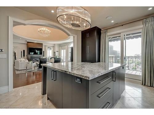 Ph1-445 Elizabeth Street, Burlington, ON - Indoor Photo Showing Kitchen