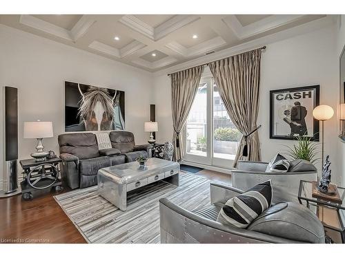 Ph1-445 Elizabeth Street, Burlington, ON - Indoor Photo Showing Living Room