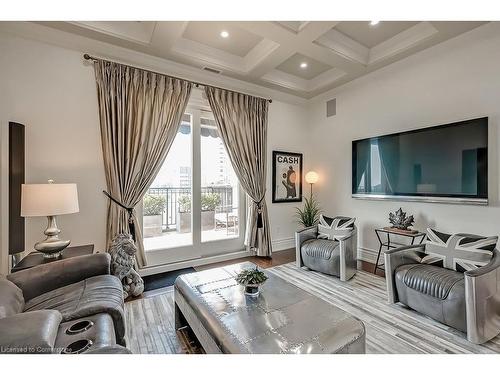 Ph1-445 Elizabeth Street, Burlington, ON - Indoor Photo Showing Living Room