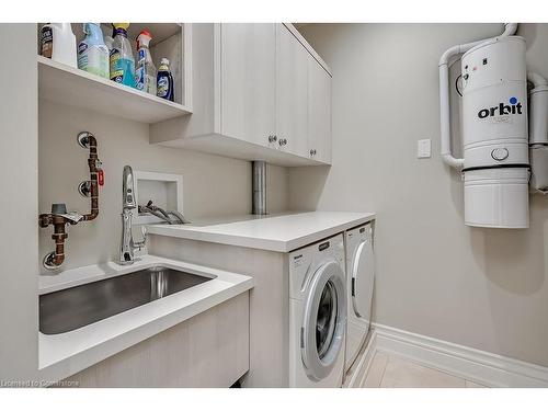 Ph1-445 Elizabeth Street, Burlington, ON - Indoor Photo Showing Laundry Room