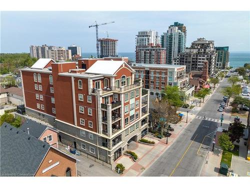 Ph1-445 Elizabeth Street, Burlington, ON - Outdoor With View