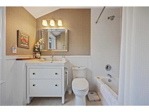 473 Blathwayte Lane, Burlington, ON - Indoor Photo Showing Bathroom