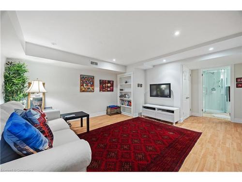 473 Blathwayte Lane, Burlington, ON - Indoor Photo Showing Living Room