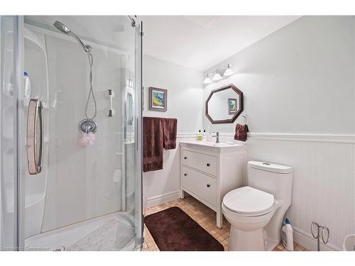 473 Blathwayte Lane, Burlington, ON - Indoor Photo Showing Bathroom