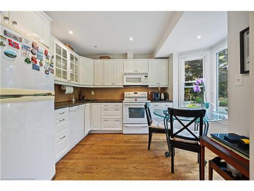 473 Blathwayte Lane, Burlington, ON - Indoor Photo Showing Kitchen