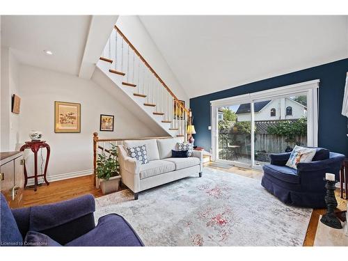 473 Blathwayte Lane, Burlington, ON - Indoor Photo Showing Living Room