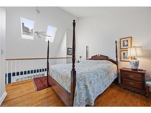 473 Blathwayte Lane, Burlington, ON - Indoor Photo Showing Bedroom