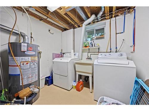 473 Blathwayte Lane, Burlington, ON - Indoor Photo Showing Laundry Room