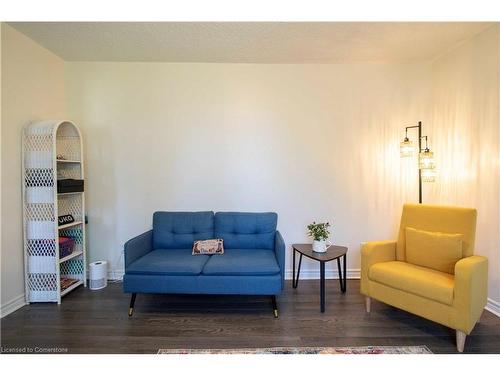 76 Talbot Street E, Jarvis, ON - Indoor Photo Showing Living Room