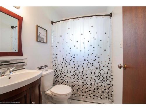 76 Talbot Street E, Jarvis, ON - Indoor Photo Showing Bathroom