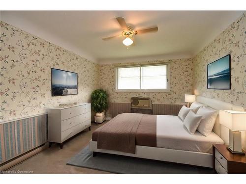 53 Martin Road, Hamilton, ON - Indoor Photo Showing Bedroom