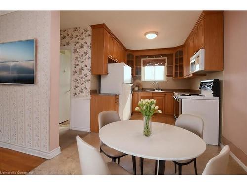 53 Martin Road, Hamilton, ON - Indoor Photo Showing Dining Room