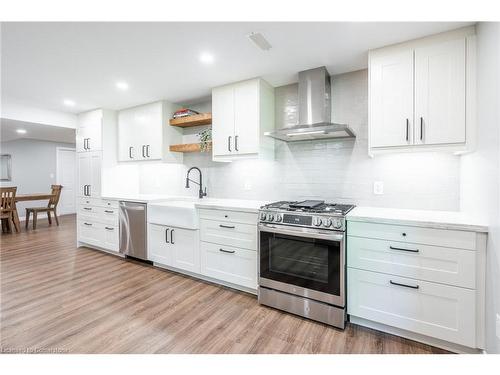 18 Westie Road, Brantford, ON - Indoor Photo Showing Kitchen With Upgraded Kitchen