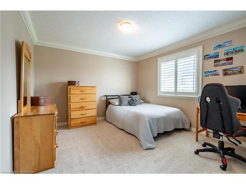 281 Brigadoon Drive, Hamilton, ON - Indoor Photo Showing Bedroom