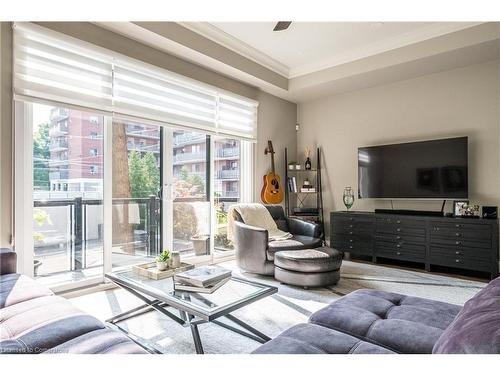 255 Park Street S, Hamilton, ON - Indoor Photo Showing Living Room