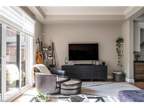 255 Park Street S, Hamilton, ON - Indoor Photo Showing Living Room