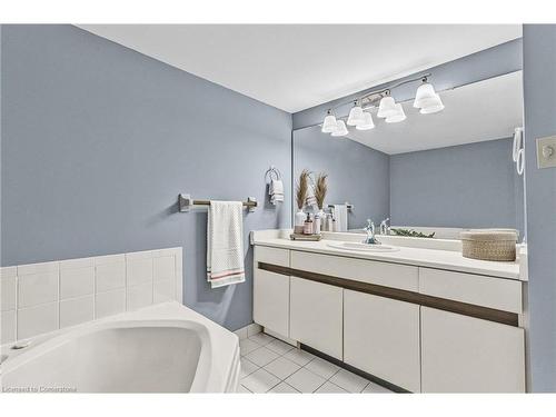 405-162 Martindale Road, St. Catharines, ON - Indoor Photo Showing Bathroom