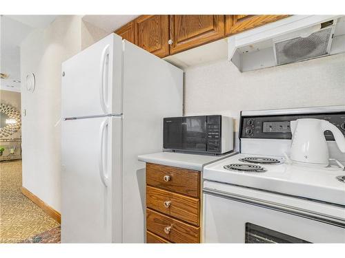 405-162 Martindale Road, St. Catharines, ON - Indoor Photo Showing Kitchen