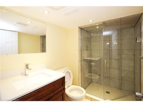 Basement-786 Tenth Avenue, Hamilton, ON - Indoor Photo Showing Bathroom