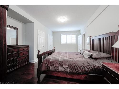 4072 Highland Park Drive, Beamsville, ON - Indoor Photo Showing Bedroom