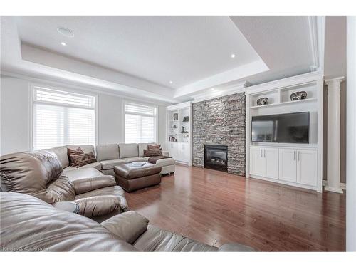 4072 Highland Park Drive, Beamsville, ON - Indoor Photo Showing Living Room With Fireplace