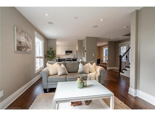 2338 Gillingham Drive, Burlington, ON - Indoor Photo Showing Living Room