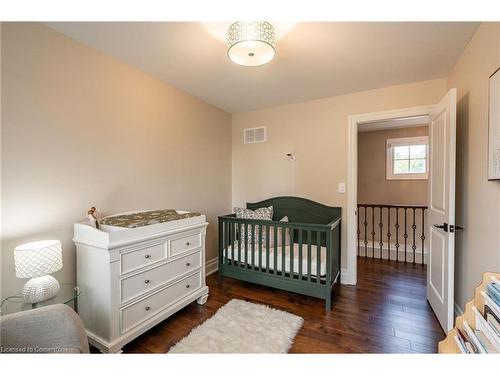 2338 Gillingham Drive, Burlington, ON - Indoor Photo Showing Bedroom