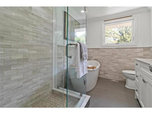 2 Carey Street, Waterdown, ON - Indoor Photo Showing Bathroom