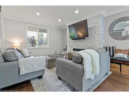 2 Carey Street, Waterdown, ON - Indoor Photo Showing Living Room