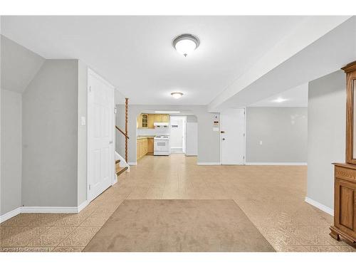 81 Summerlea Drive, Hamilton, ON - Indoor Photo Showing Other Room