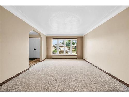 81 Summerlea Drive, Hamilton, ON - Indoor Photo Showing Other Room